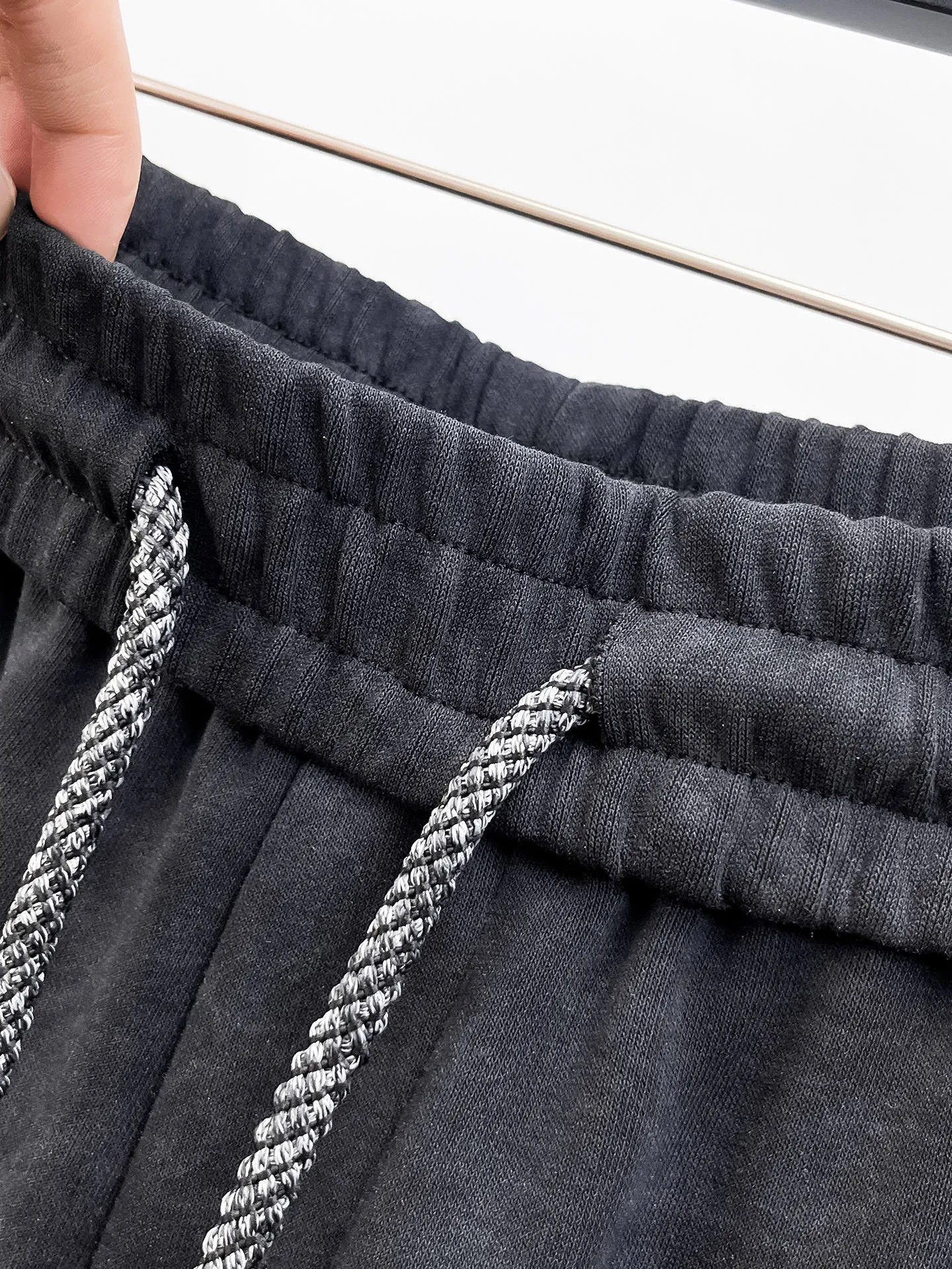 Balenciaga 🆕2026 Autumn and Winter New Arrival Casual Pants! The official website will be released simultaneously. Brand Classic LOGO casual pants, customized fabrics, excellent comfort and strong touch. Highly recognisable, perfect appearance and craftsmanship. Size:M-3XL